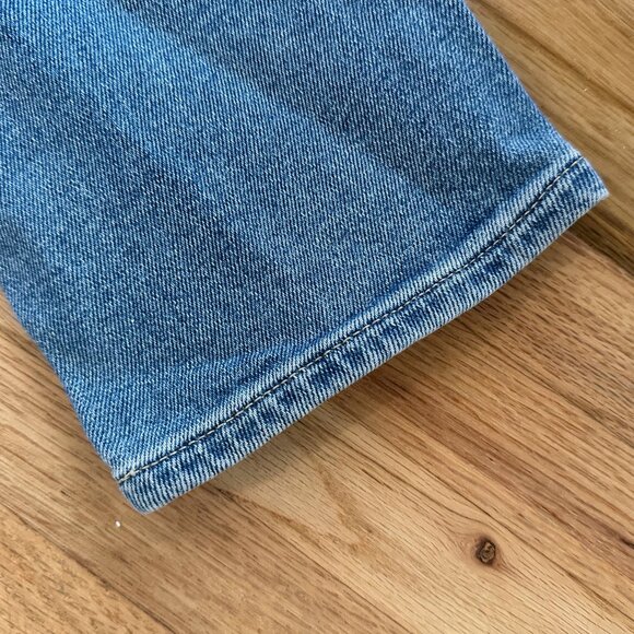 BDG Girl Friend High Rise Cropped Jeans - Light Wash - Picture 7 of 8